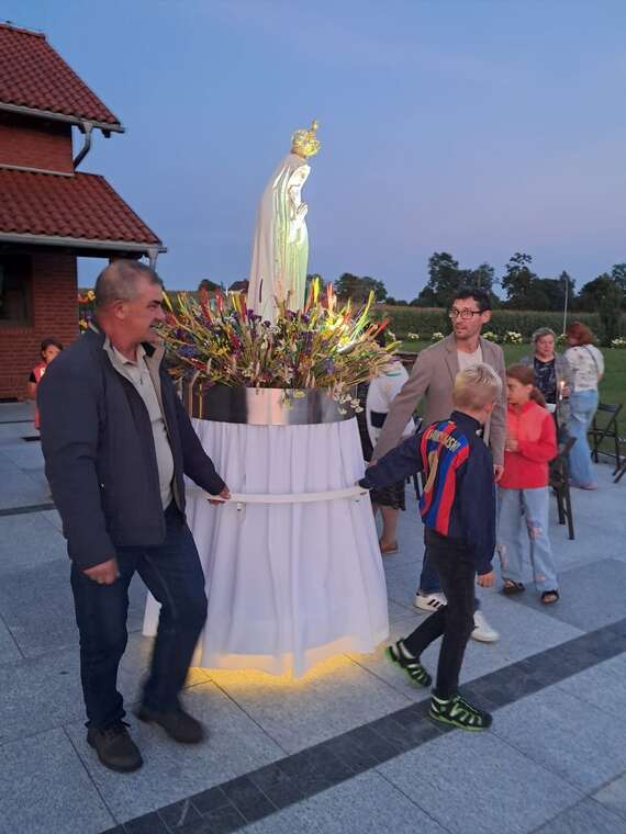 Nabożeństwo fatimskie pod gołym niebem